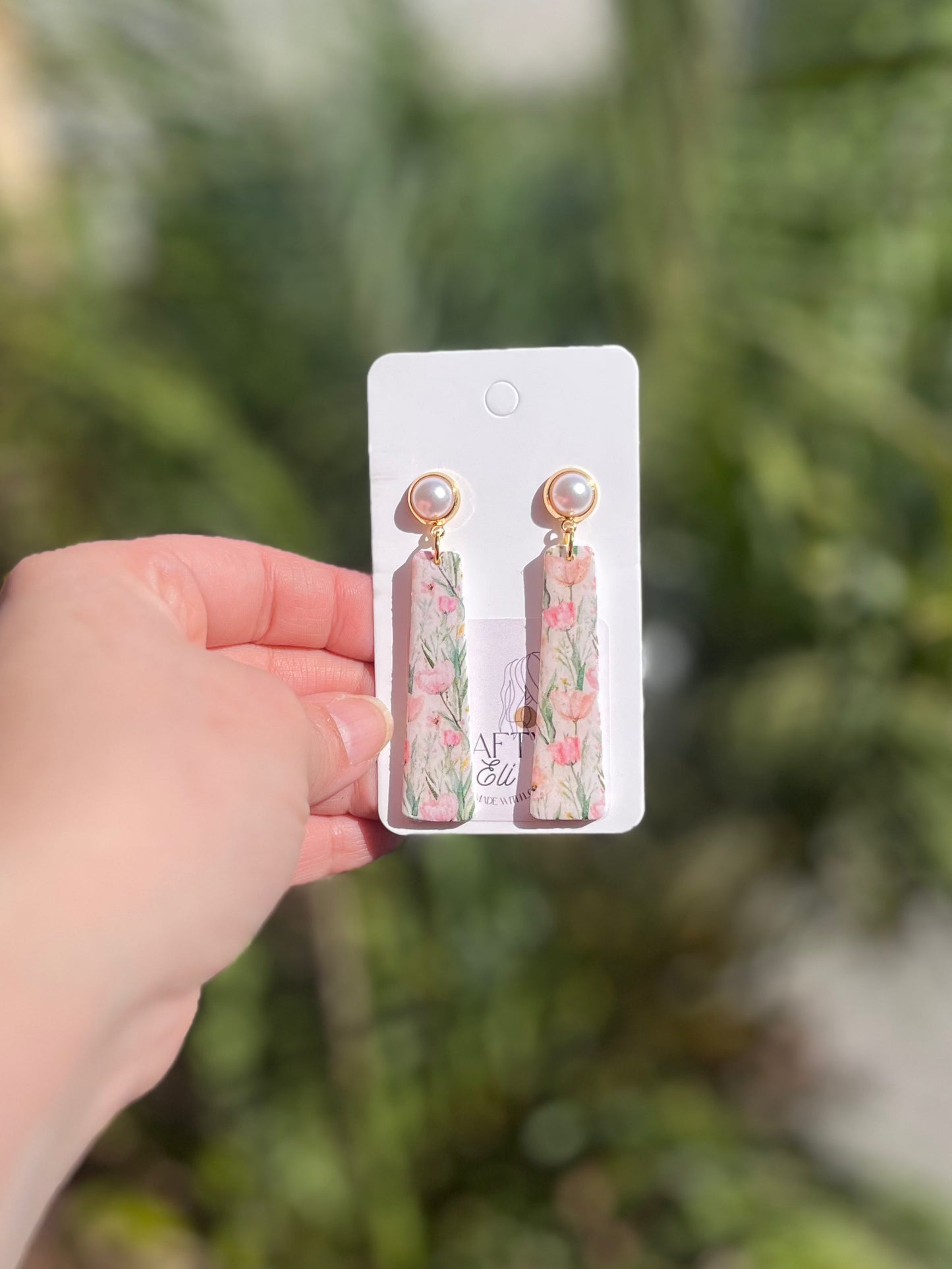 Pearls & Pastel Tulips